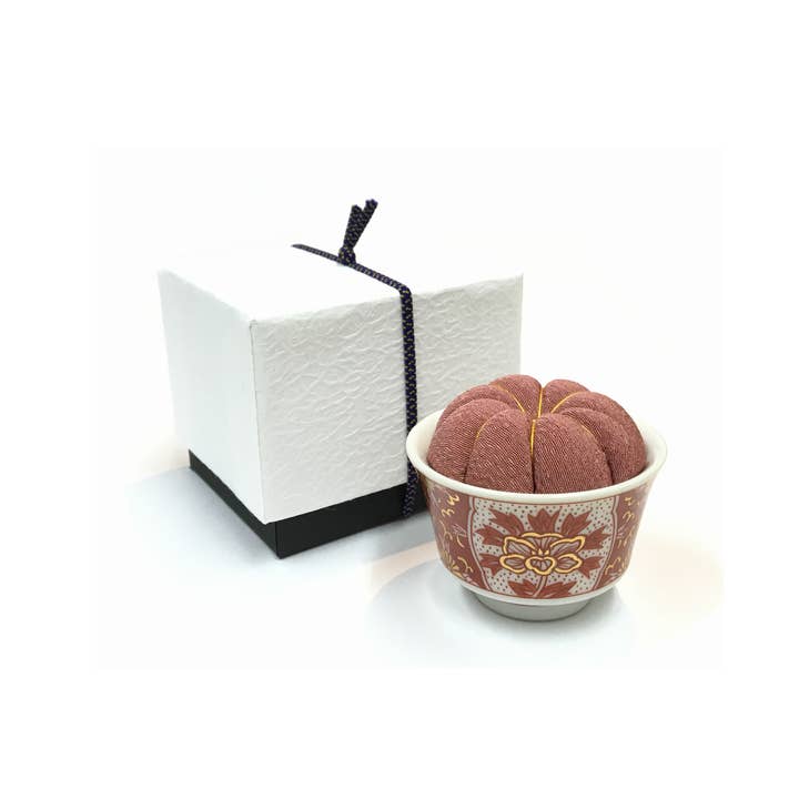 hiro - Wholesale Embroidery/Cross Stitch Supplies - Kutani Pincushion Iidaya10