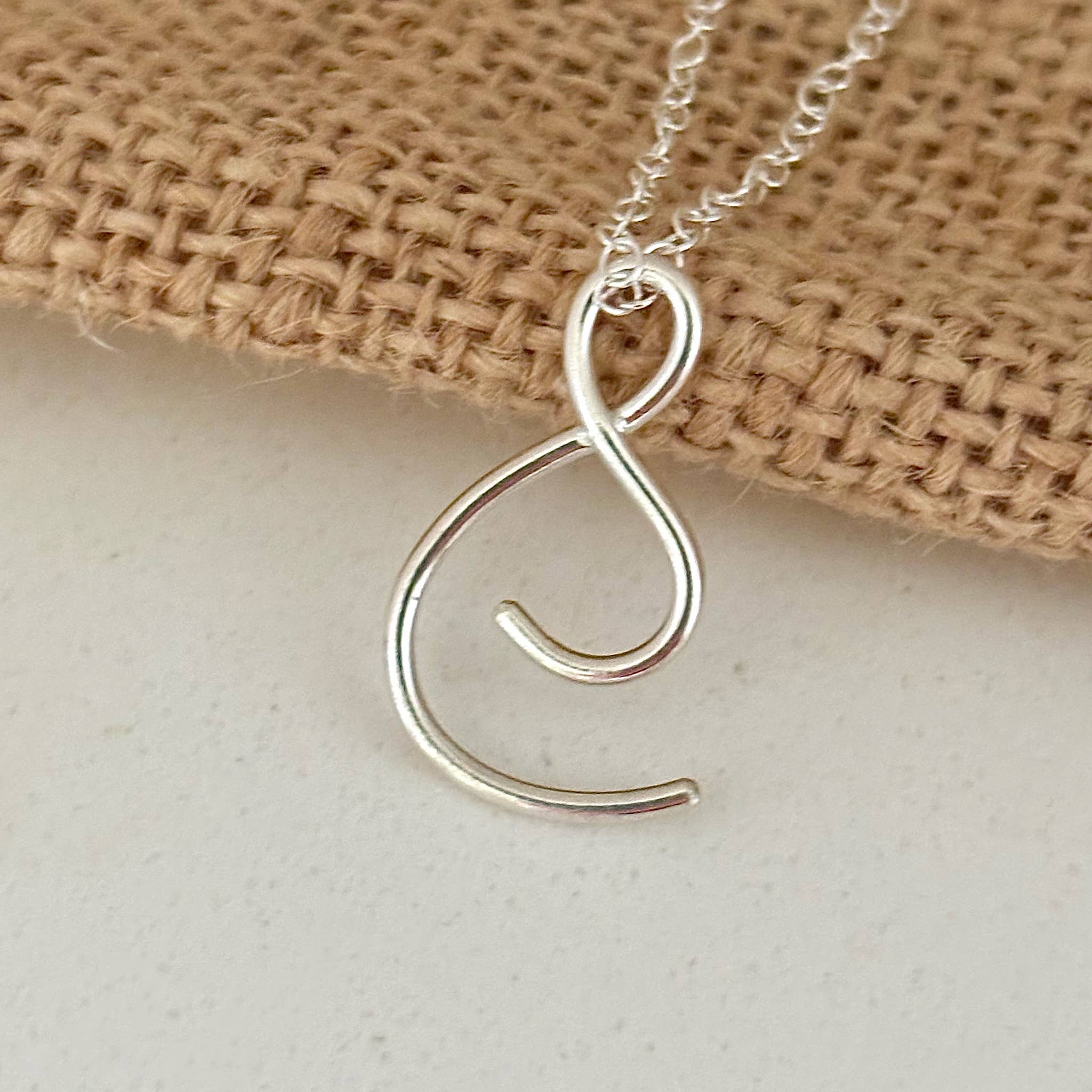 Verve Jewellery - Vente Colliers à pendentif - Collier petit câlin en argent sterling, collier de l'amitié7