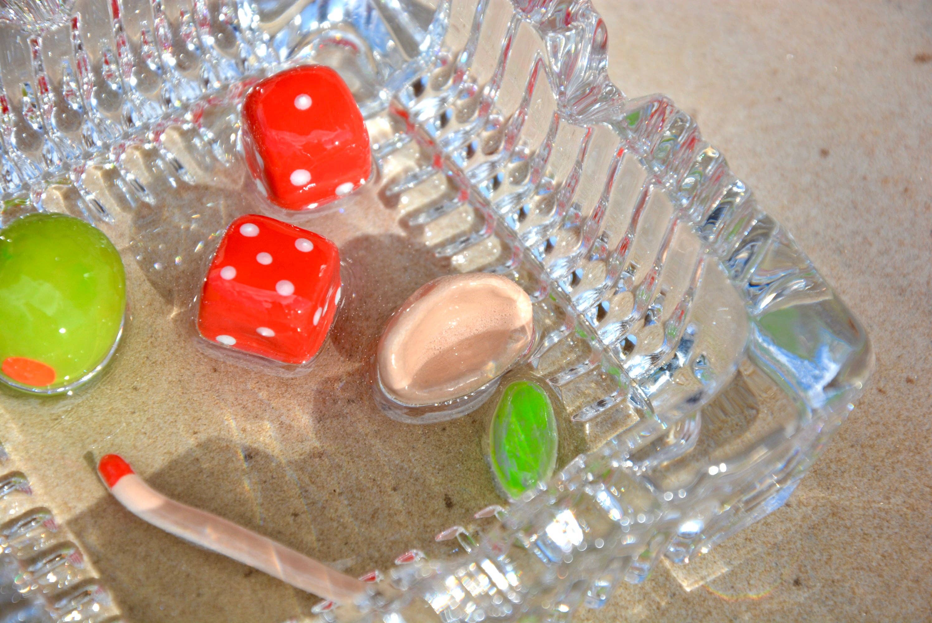 House of Savage – Engroshandel Askebæger – Lucky You Askebæger med keramisk oliven og terninger9