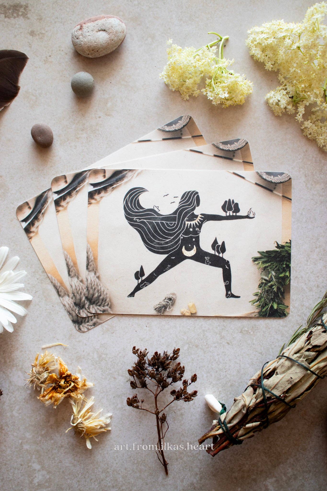 art.from.ilkas.heart - Vendita all'ingrosso Cartoline - La selvaggia Dea Cartolina1