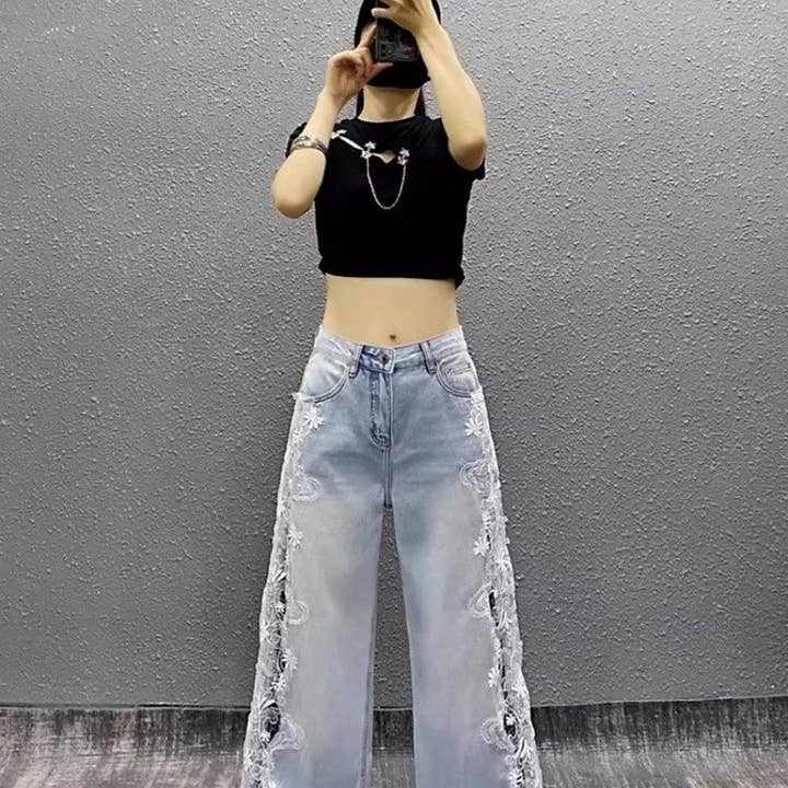 Jeans strappati a vita alta con pizzo a contrasto per la vendita all'ingrosso da parte di Plush Looks