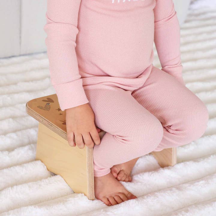Nestlingo - Wholesale Stool - Kids Personalized Step Stool | Unicorns & Rainbows