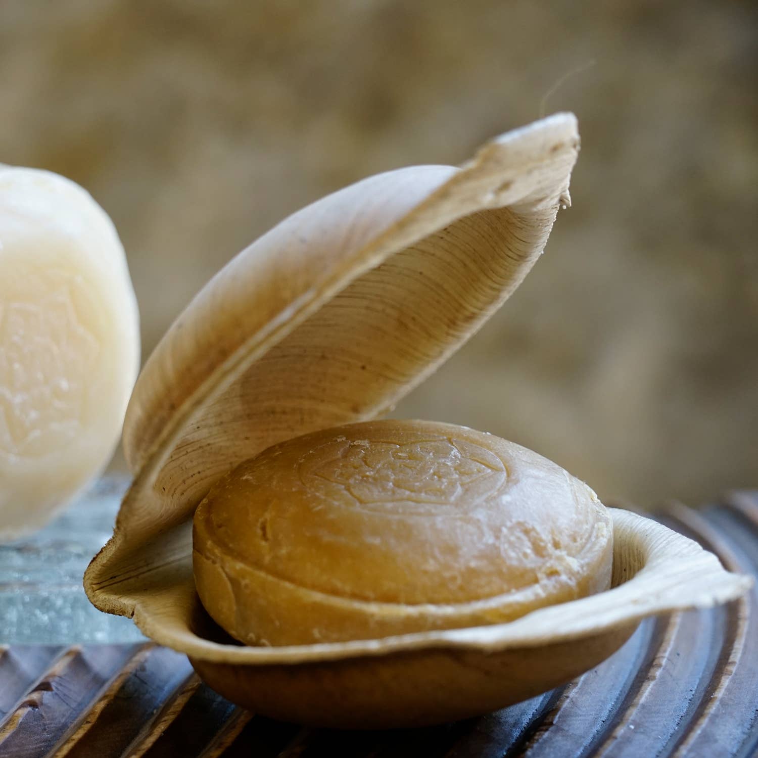 Karawan Authentic - Vendita all'ingrosso Saponette - SAPONE SOLIDO AYURVEDICO - BASILICO SANTO - GRANDE FORMATO2