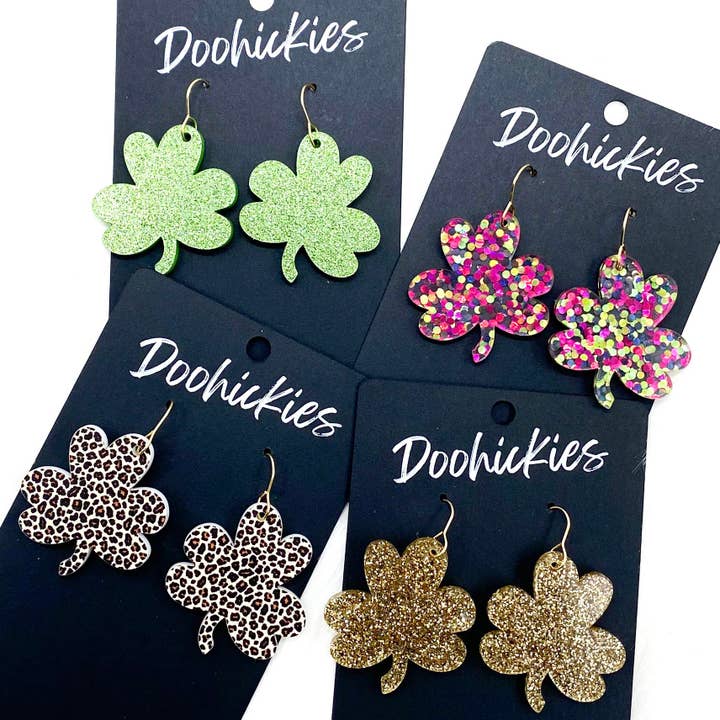 Brincos de Trevos Desenhados à Mão - Dia de São Patrício por atacado de Doohickies