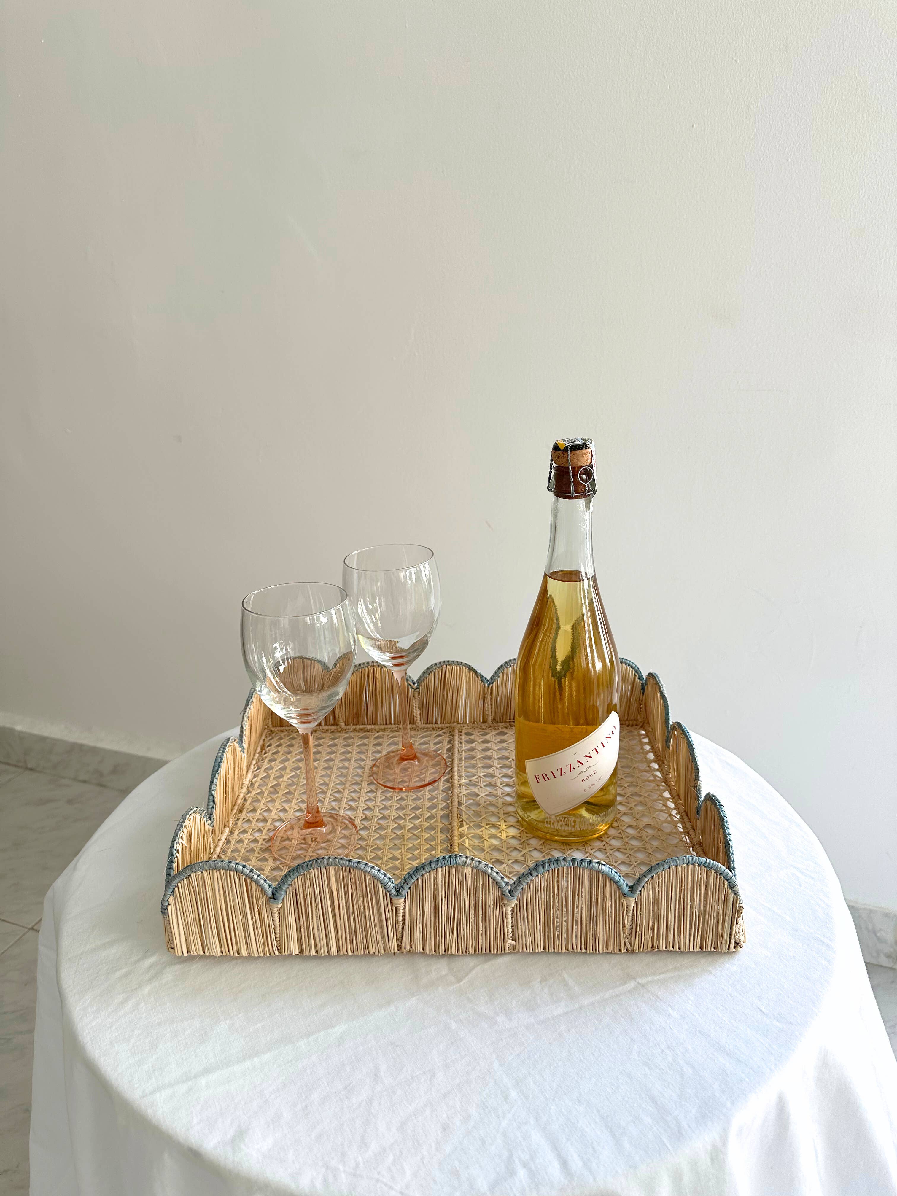 Artett – wholesale Prydnadsbricka – Kantad röd Iraca-bricka - Färger4