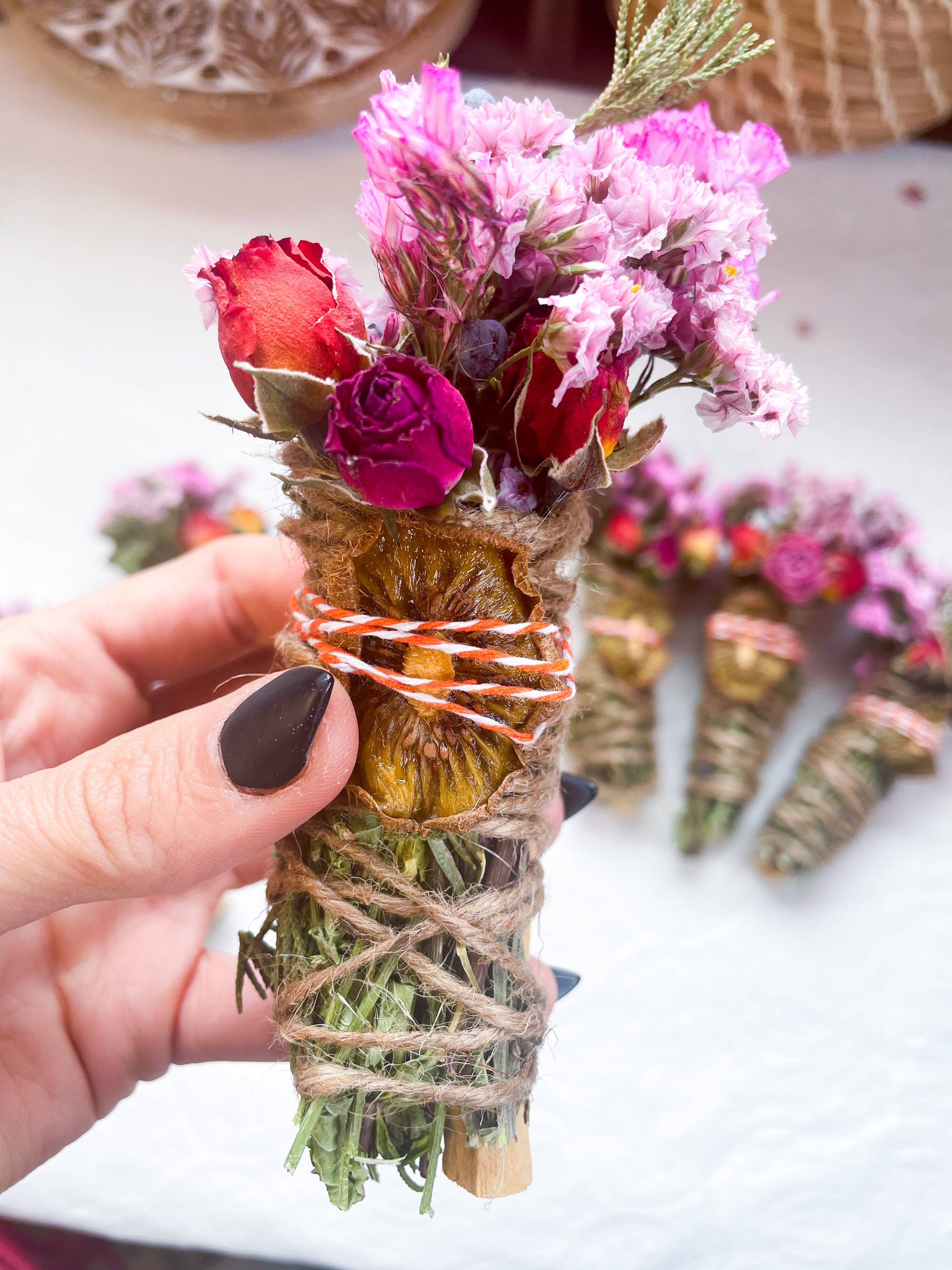 CharlieHaze - Wholesale Sage Bundle - Kiwi, Mint, Palo Santo and Cedar Spring Smudge Stick4