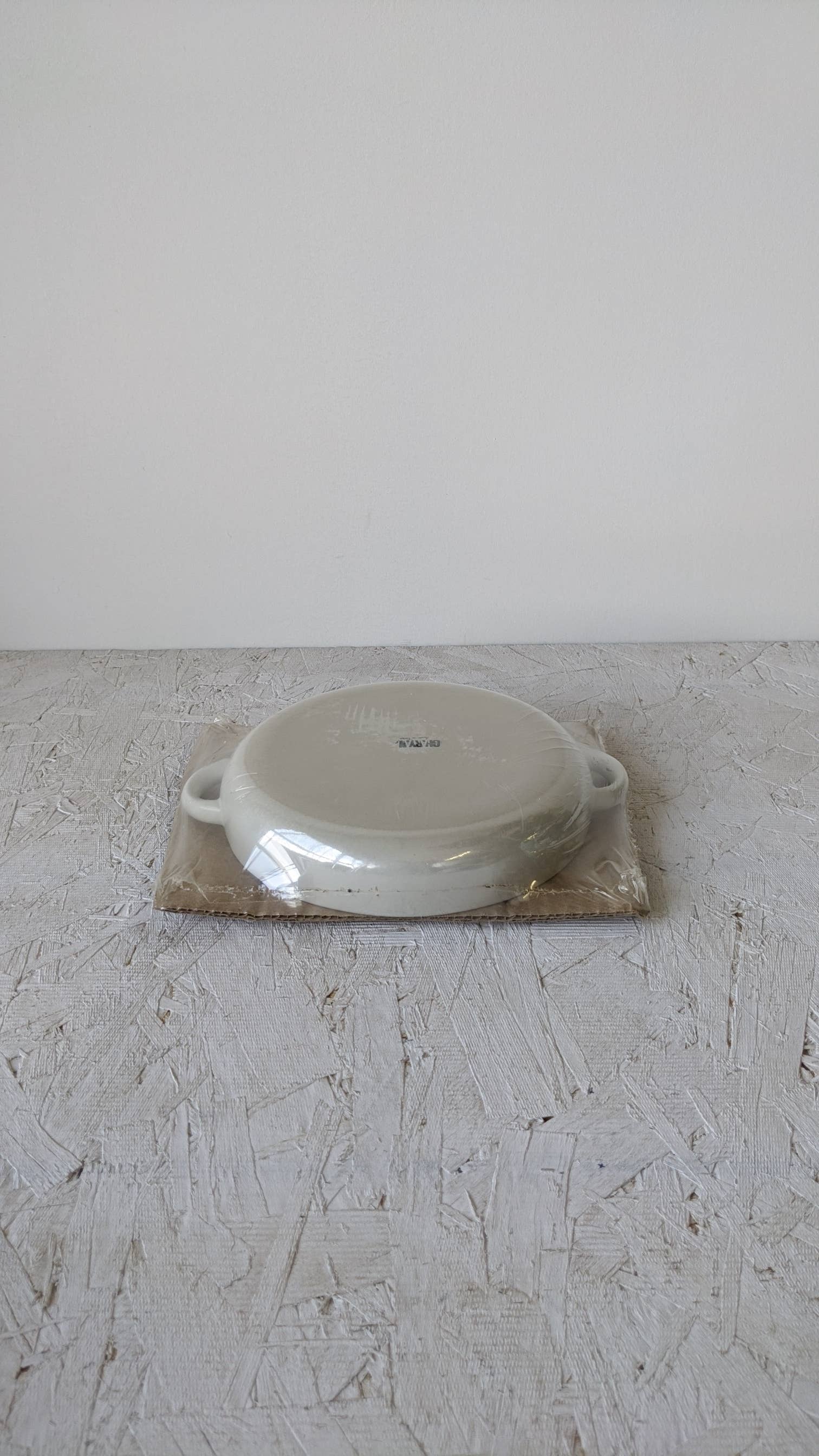 GHARYAN Stoneware & Olive Wood Tableware | Ships from USA - Wholesale Borden - Handgemaagd stenen dinerbord met handvaten - 20 cm10