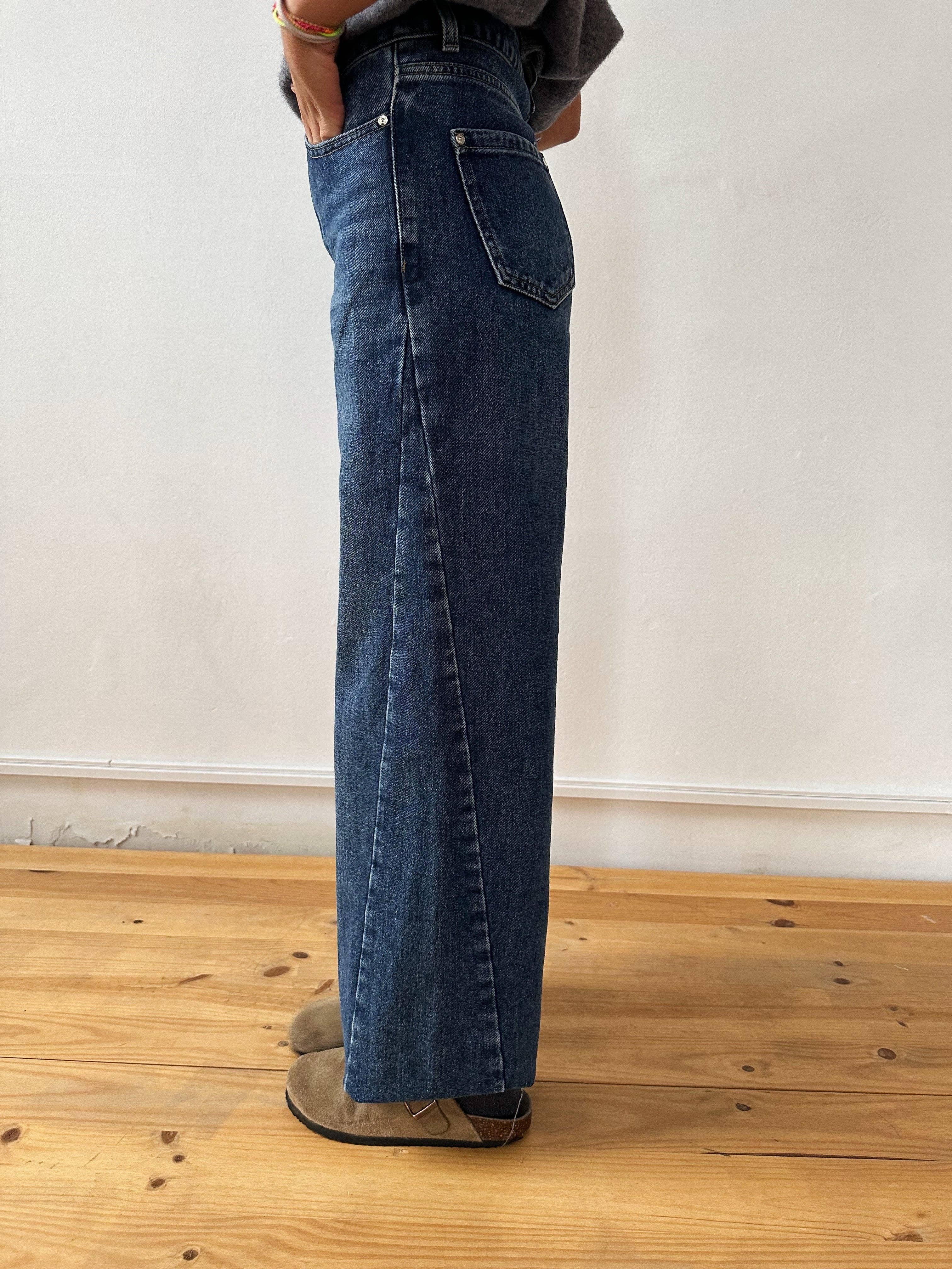 MindTraveler - Vente Jean – femme - Jean taille haute Nicole couleur foncée avec détails sur les coutures latérales1