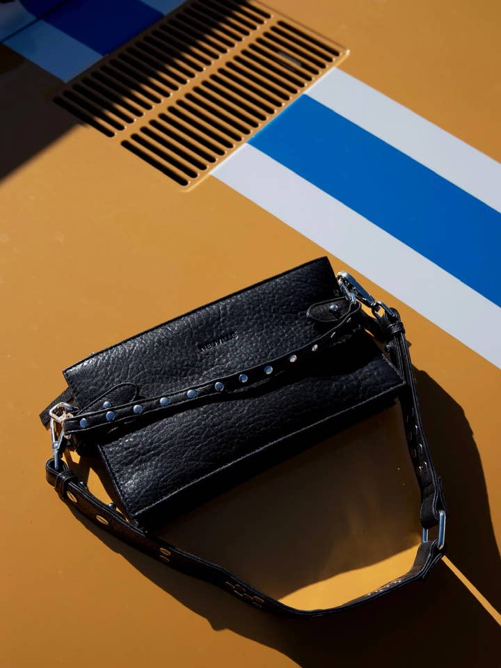 ROCK MAMA - Bolso bandolera y bandolera de piel negra con burbujas para venta al por mayor de Neuville