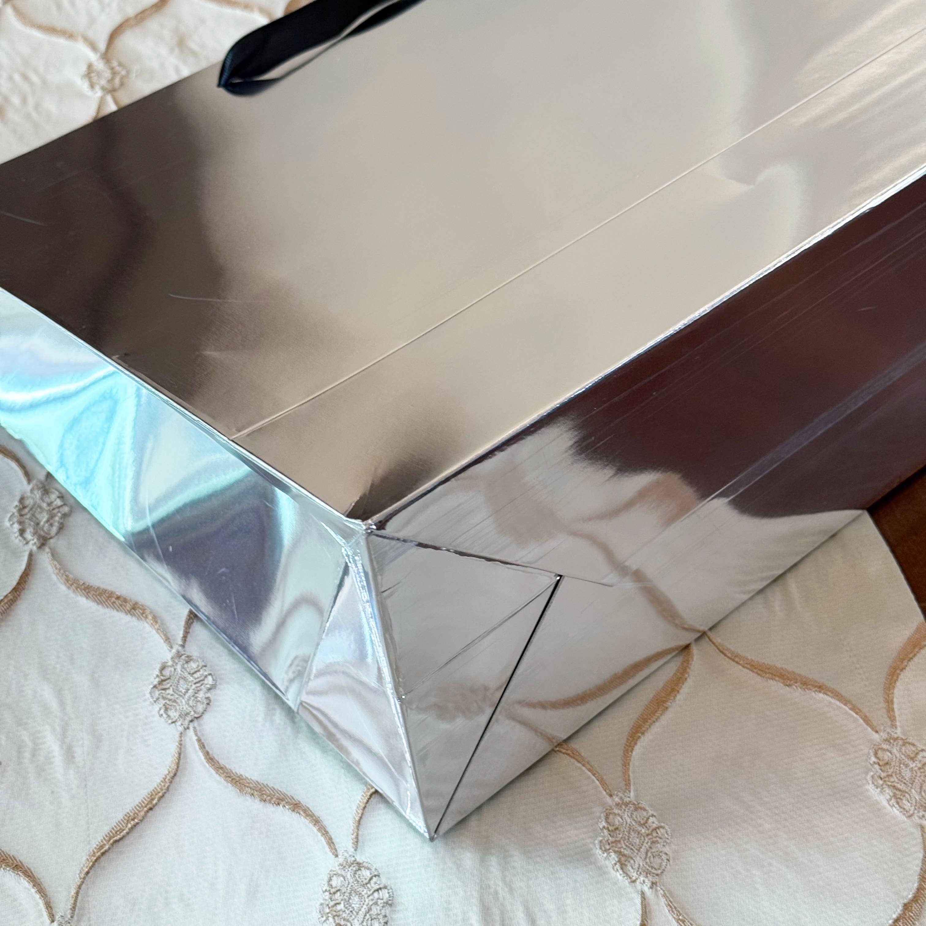 ByHome - Wholesale Gift Bag - Reflective Mirror Metallic silver paper gift bag w/ tissue2