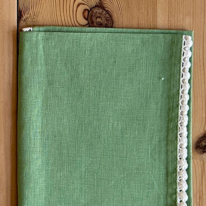 SERVIETTE EN LIN ~ THÉ VERT pour la vente par Holly Stuart Home
