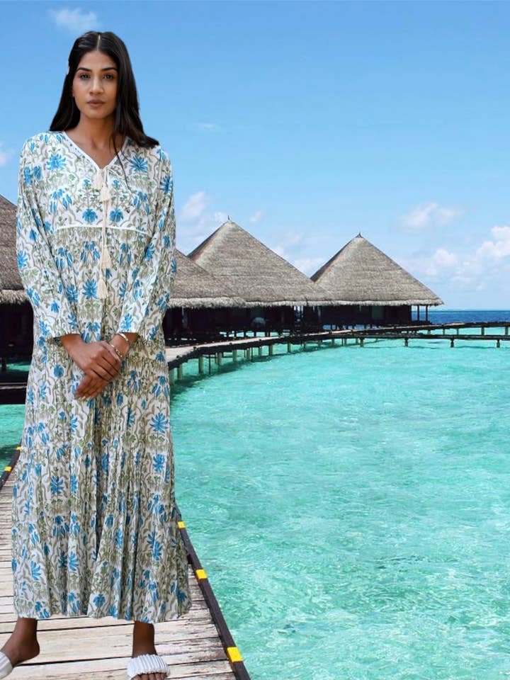 Robe longue kaftan à volants avec motif floral en peluche pour la vente par SIBYLLADELPHICA