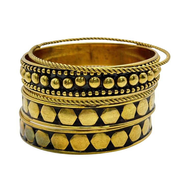 Gold- und Schwarz-Gemustertes Messingarmreif-Set – Strukturiert für den Großhandel von Treasure Jewelry