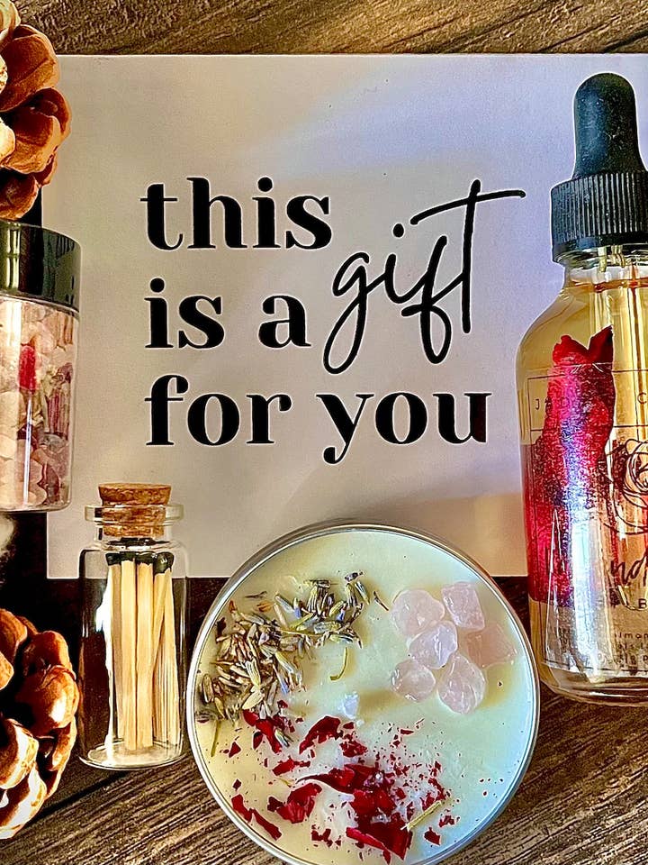 Naturligt selvforkælelsesgave sæt | Lavendel og rose spa gaveæske for engroshandel hos Jade's Creative