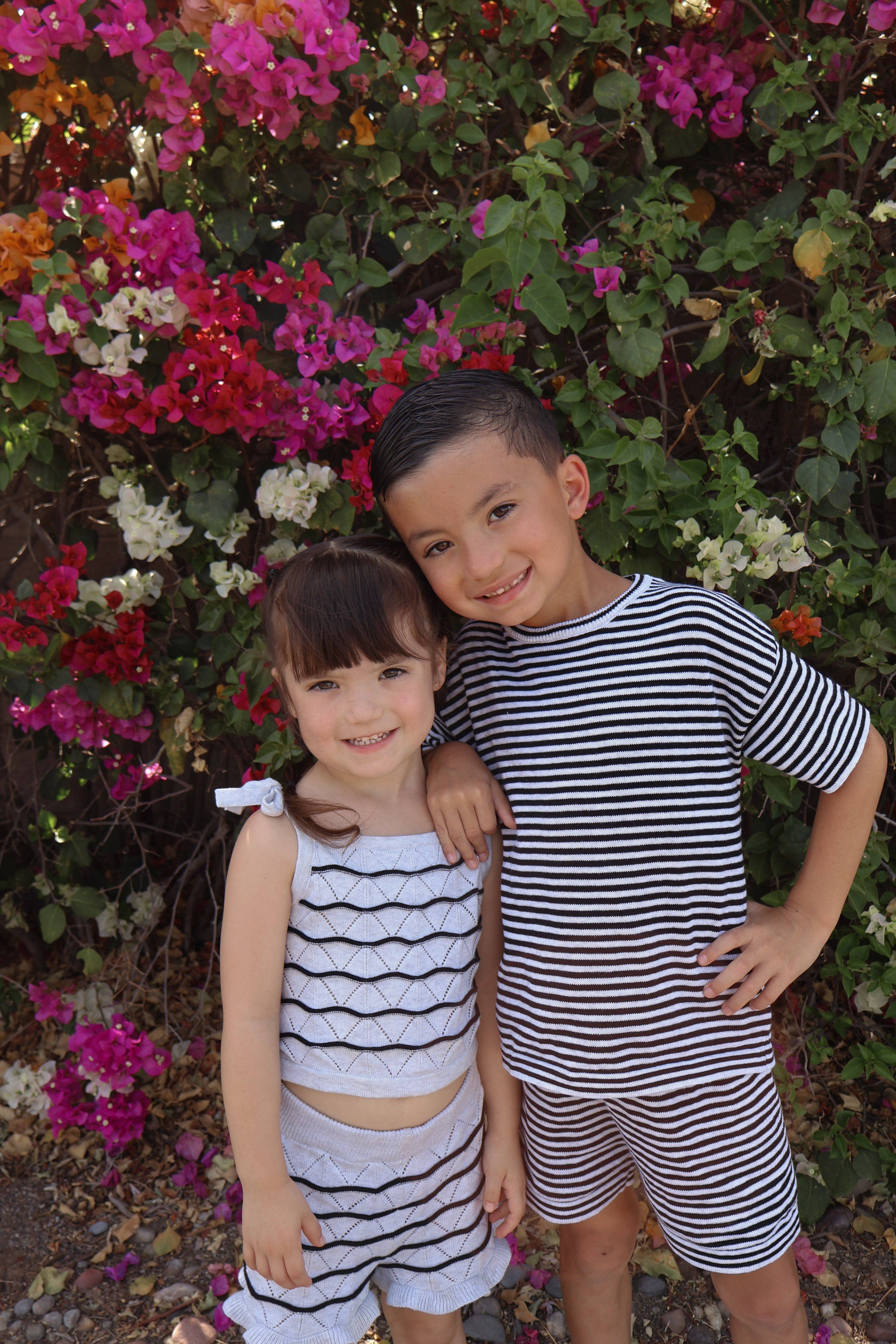 Axel & Rose – wholesale Topp- och shortsset – Barn – Tvådelat set för flickor med knytärmar3