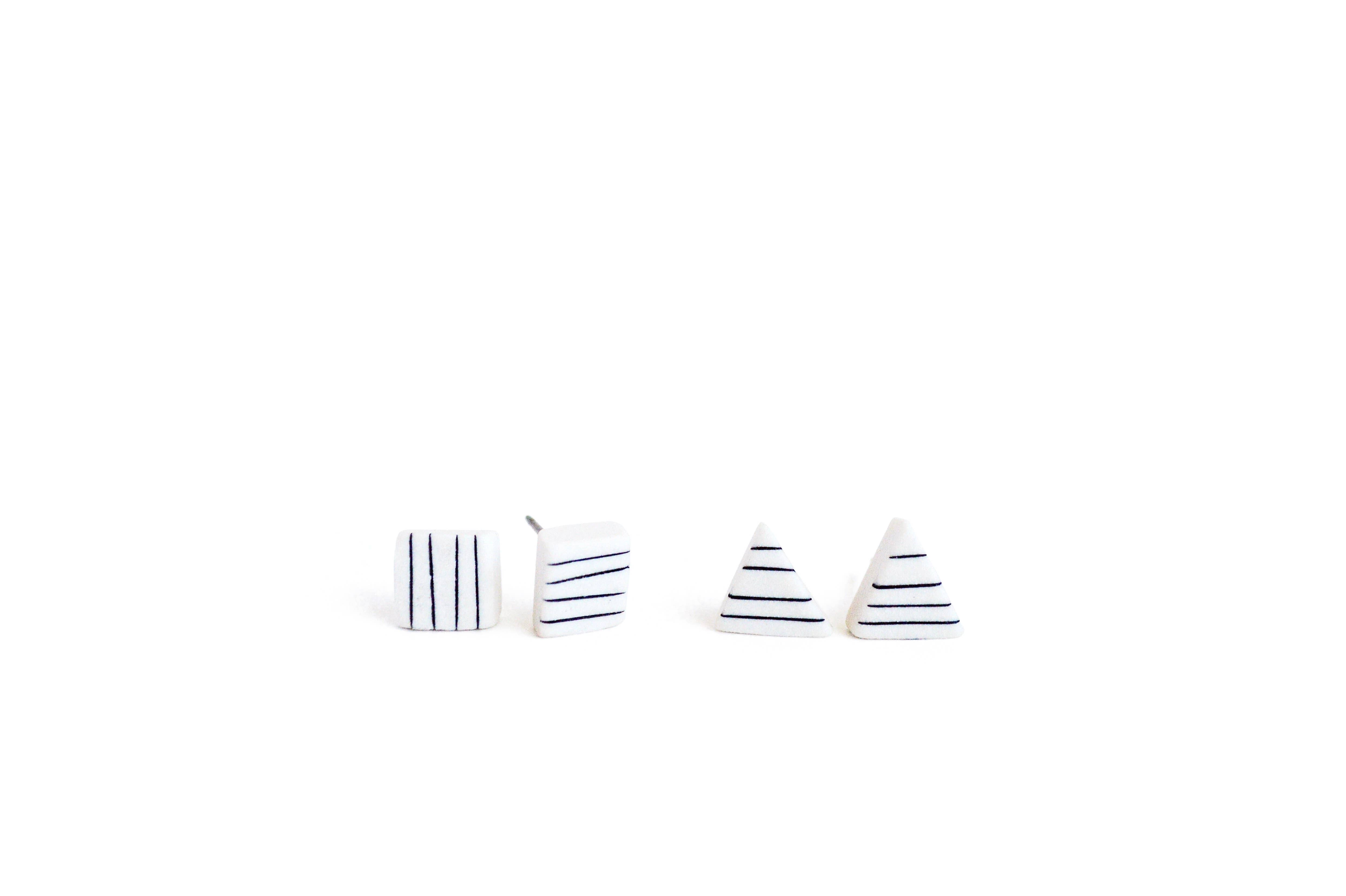 Jenna Vanden Brink Ceramics - Wholesale Knopjes/oorstekers - Vierkante studs met krijtstreep