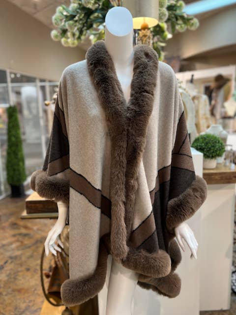 Pretty Persuasions – wholesale Cape – Women's – CP24113 Faux Fur Trim Geometrical Pattern Cape