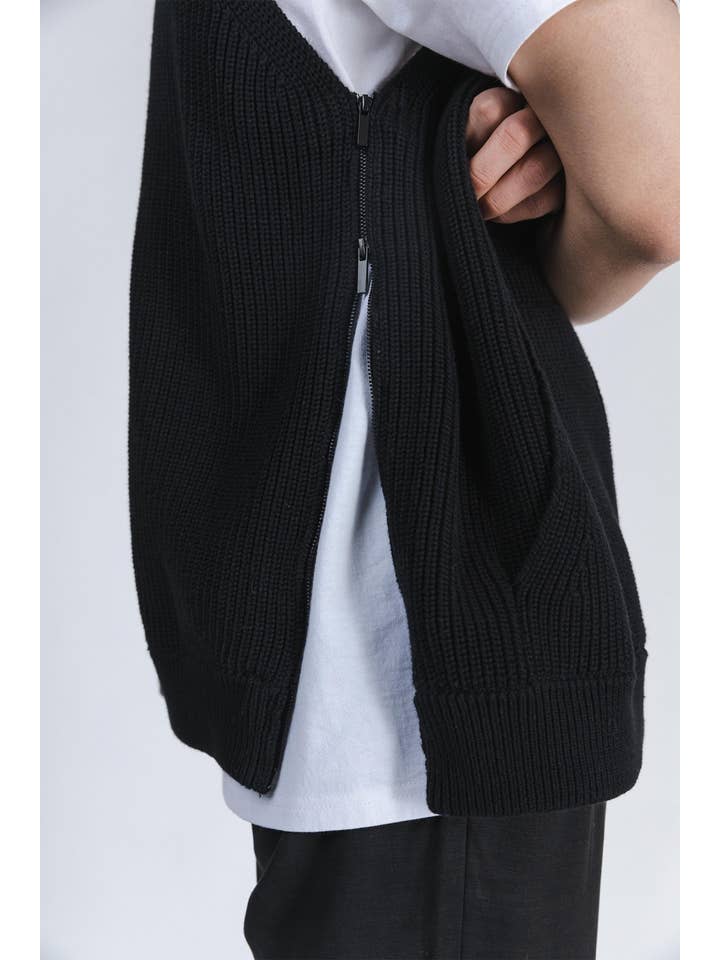 Common Market - Wholesale Outerwear Vest - Men's - The Henry Vest1