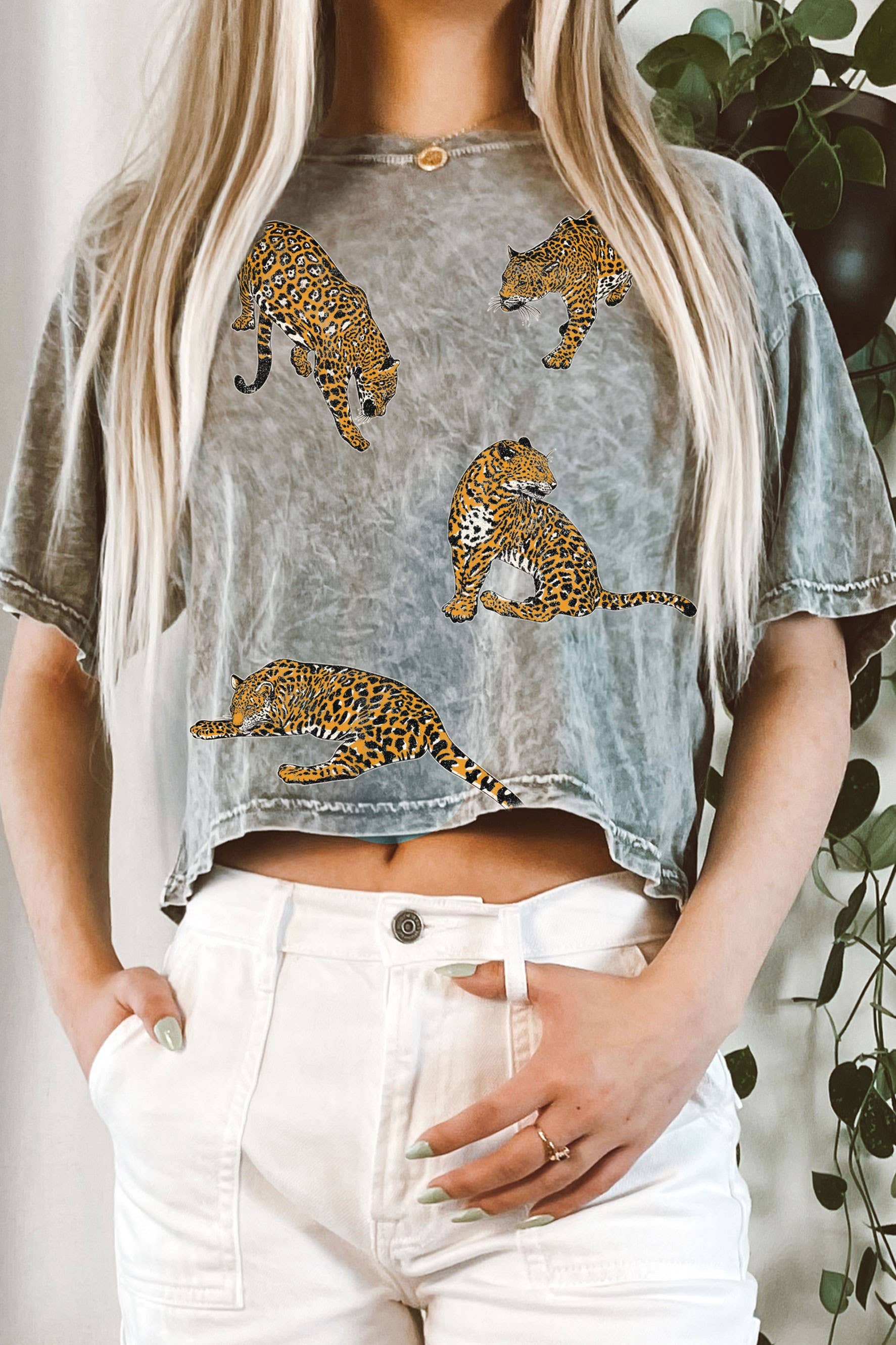 Rustee Clothing - Vente T-shirt sérigraphié – femme - HAUT COURT LONG À MOTIF MINÉRAL LÉOPARDS2