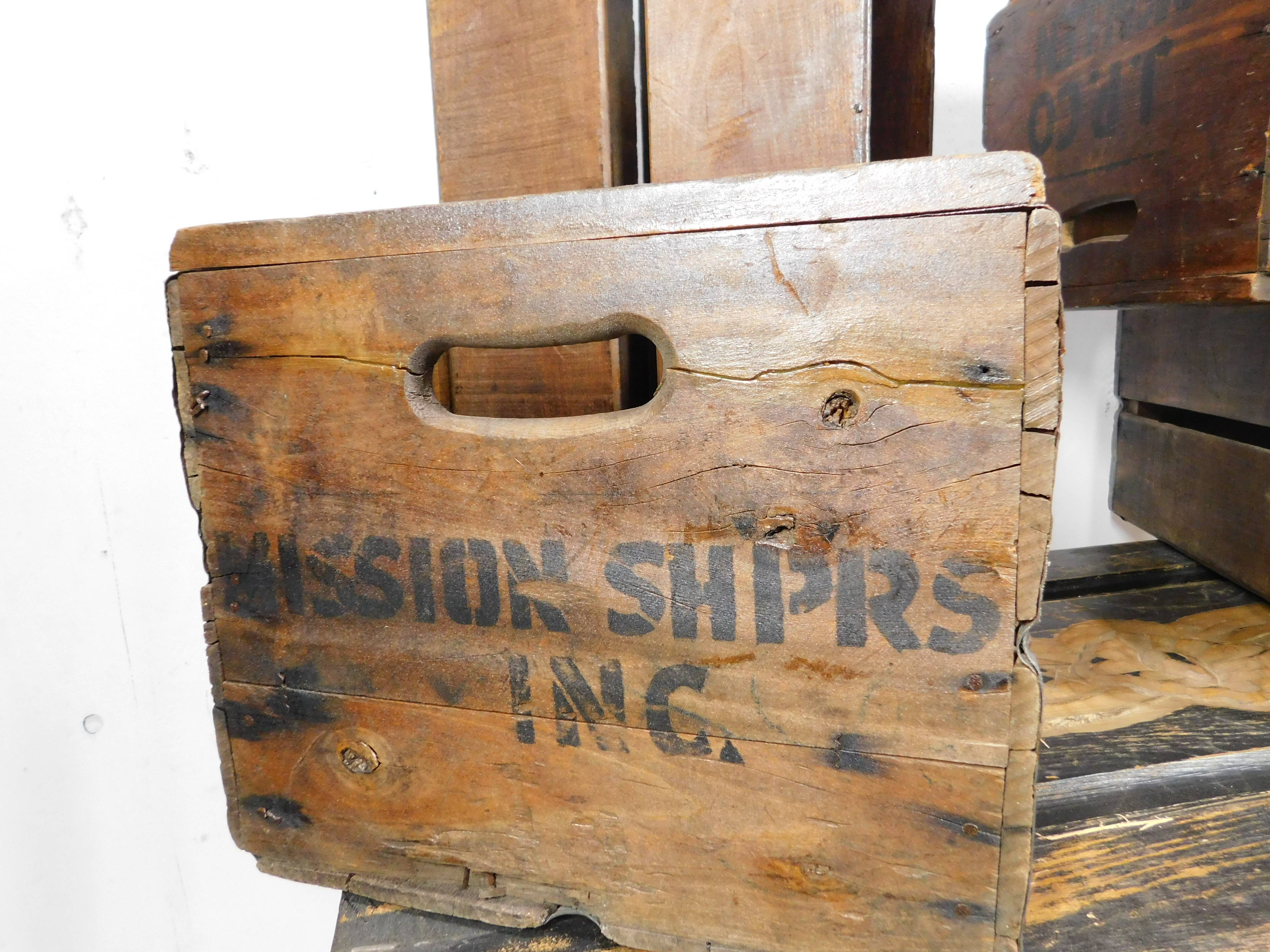 My Amigos Imports - Vente Boîtes décoratives - Caisse en bois d'agrumes antique - Vintage - Années 1940 - 15x26x13H pouces1