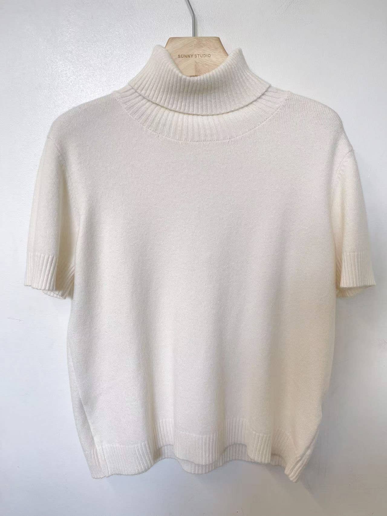 SUNNY STUDIO – Großhandel Strickpullover – Damen – Kurzarm-Rollkragenpullover11