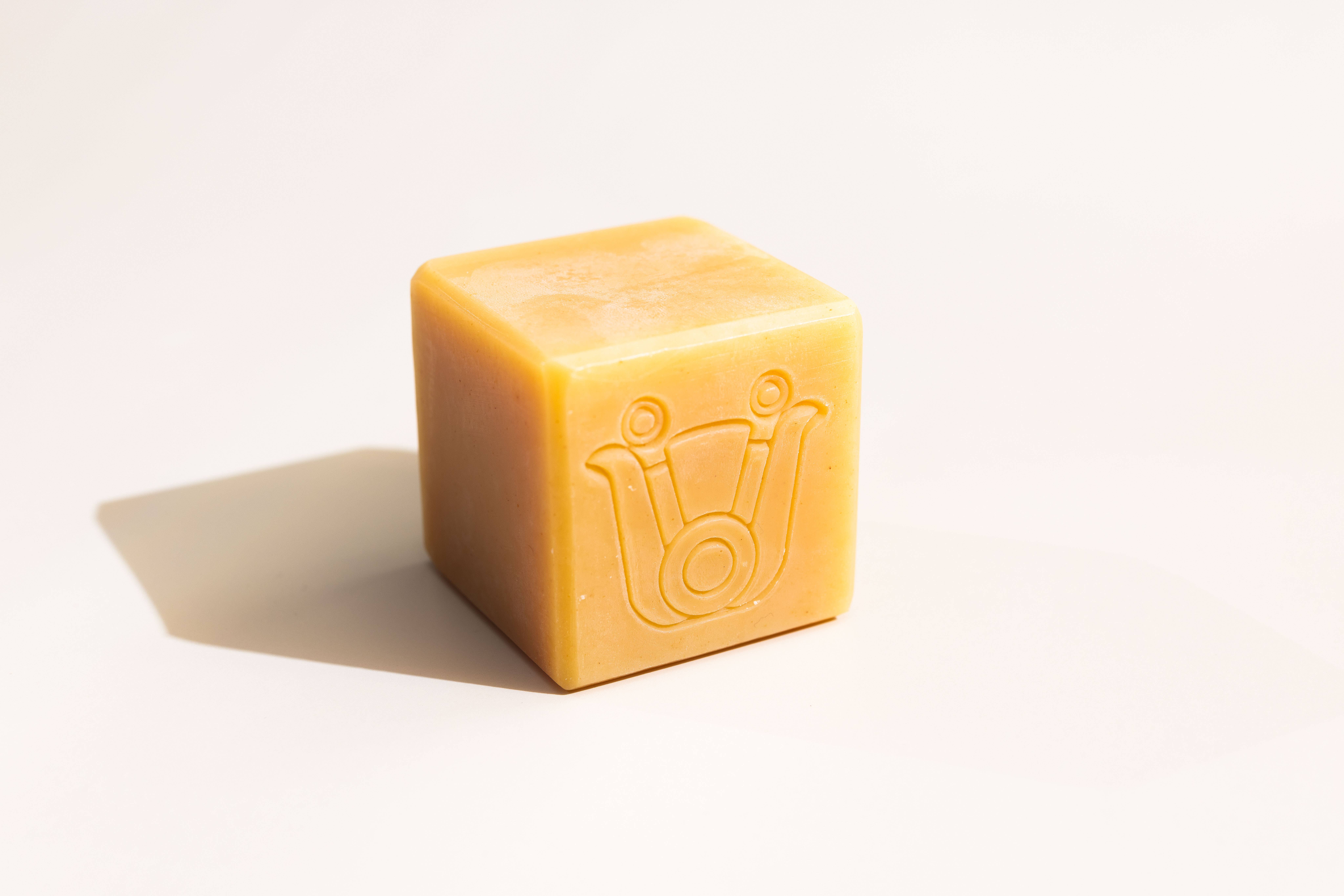 Paca BotĂĄnica - Wholesale Bar Soap - MARIGOLD - Brightening Turmeric + Calendula Soap