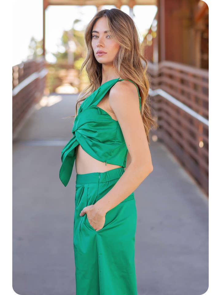 Strut & Bolt - Wholesale Shirt - Women's - One-Shoulder Knotted Flower Bow Crop Top35