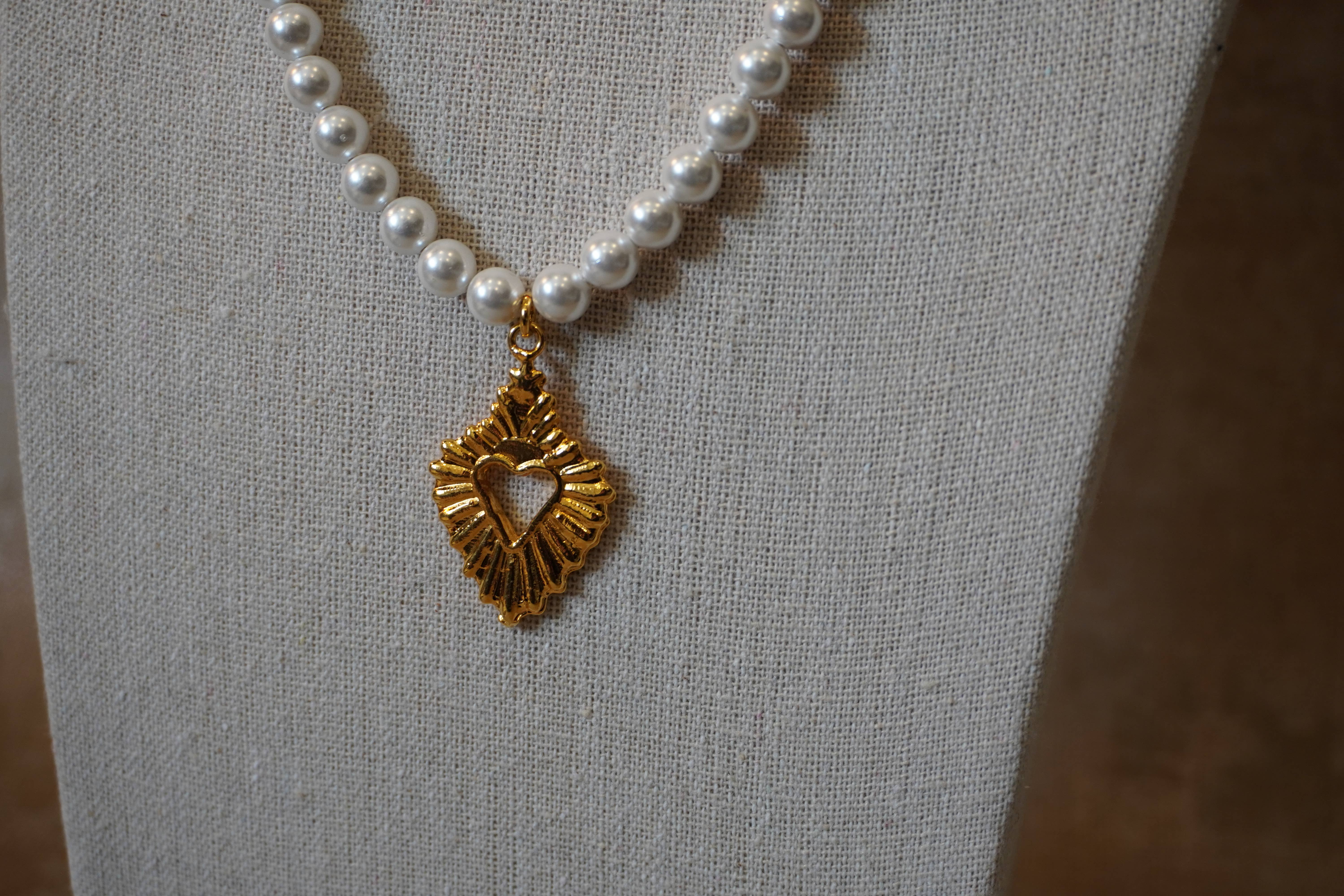 Heliconia Boutique – Großhandel Kette mit Anhänger/Charm – Amore Perlenkette – Die für das Alltagsoutfit5