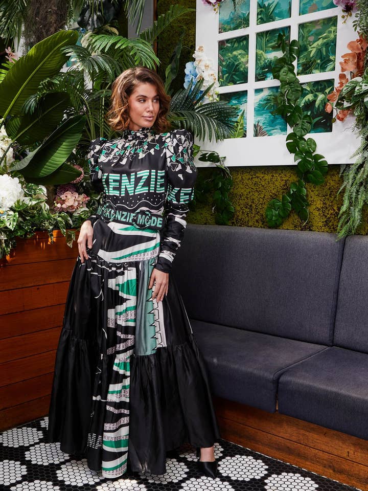 ABITO LUNGO IN SETA A ZIG ZAG per la vendita all'ingrosso da parte di MACKENZIEMODE