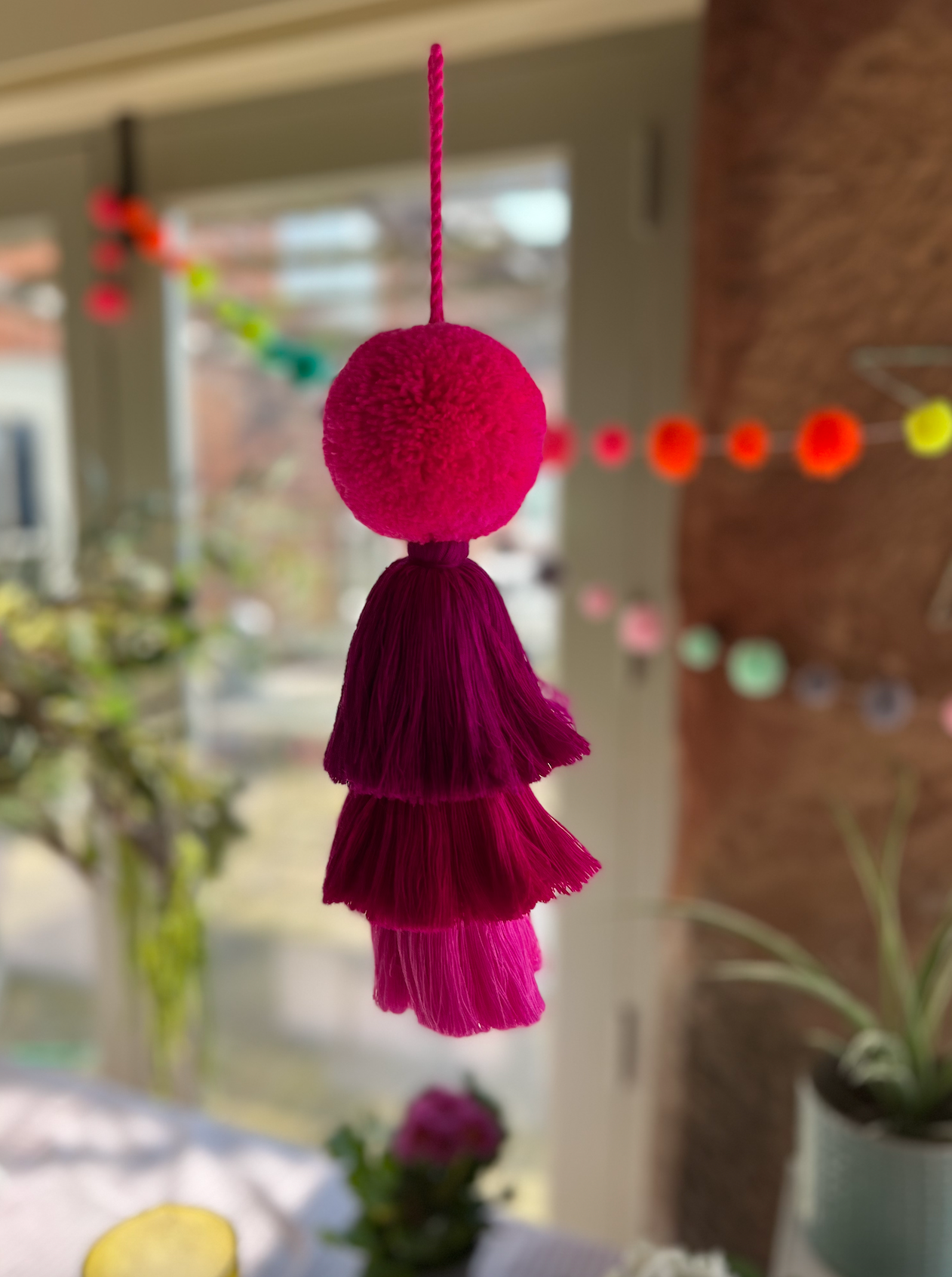 PomPom Galore - Venta al por mayor Accesorio para bolsos/monederos - Mujer - Botín con borlas Pom Pom Trio, 7 cm, color rosa2