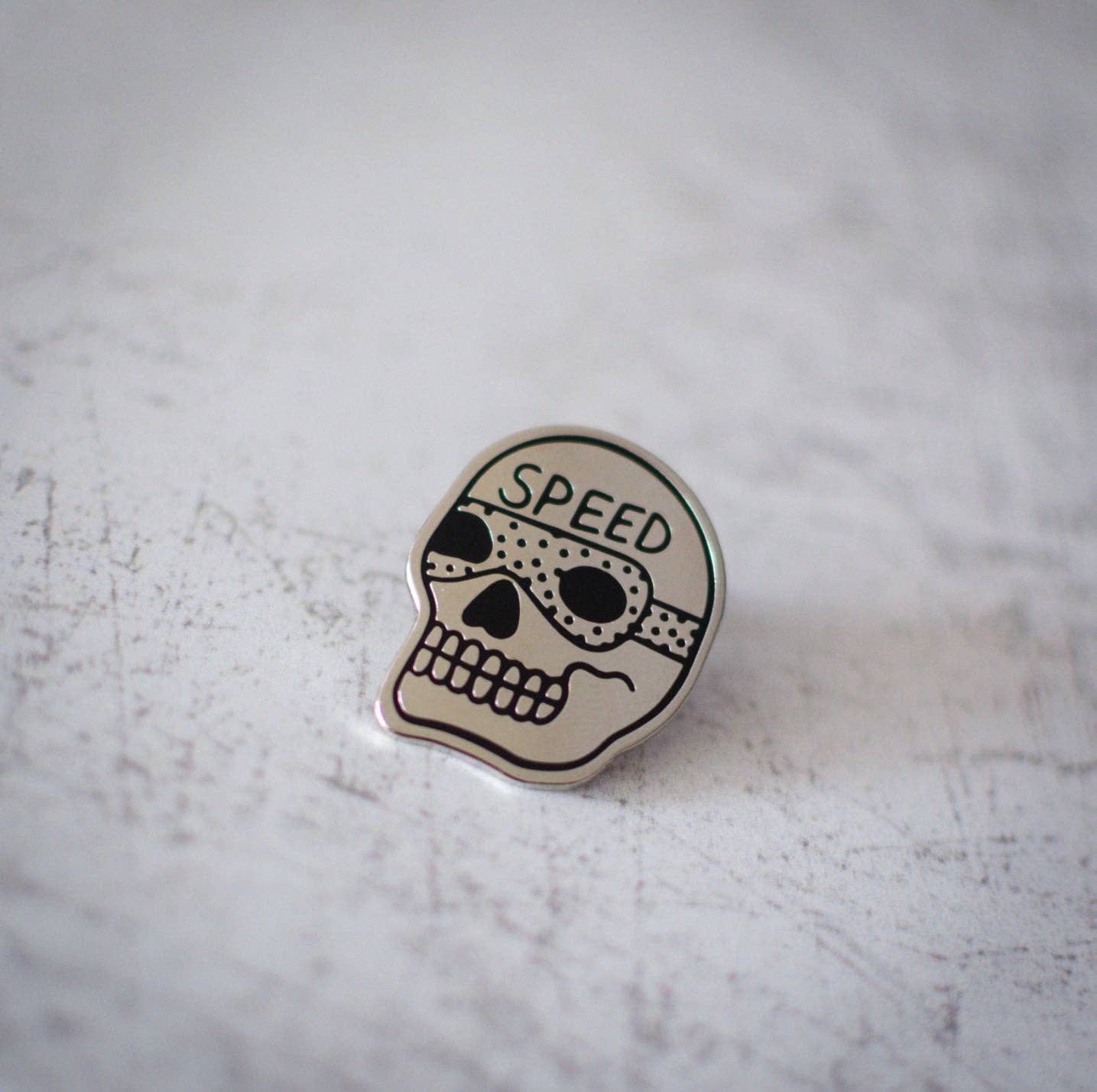 Rock And Rose Motel – wholesale Lapel pin/button – Speed Skull Enamel Pin1
