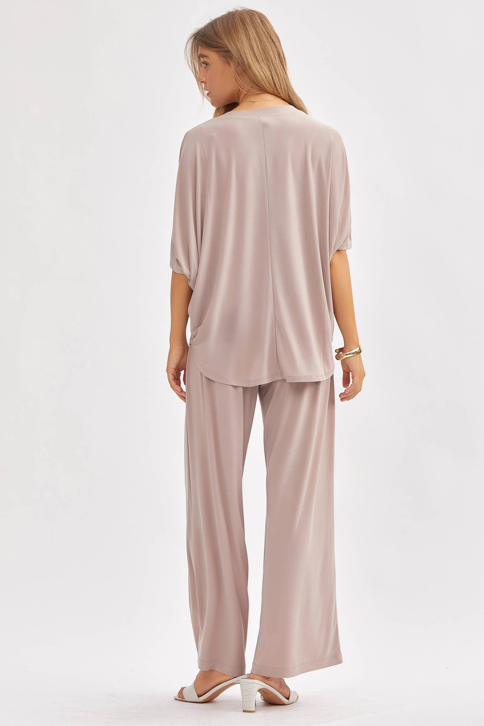 Dear Scarlett - Vendita all'ingrosso Completo top e pantaloni (NON loungewear) - Donna - Completo fluido con top ampio stile poncho e pantaloni larghi TRVSET-COASTAL11