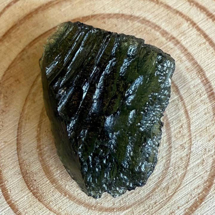 3,2g Moldavit från Chlum, Tjeckien – Extra Kvalitet för wholesale av Crystal Cove Minerals