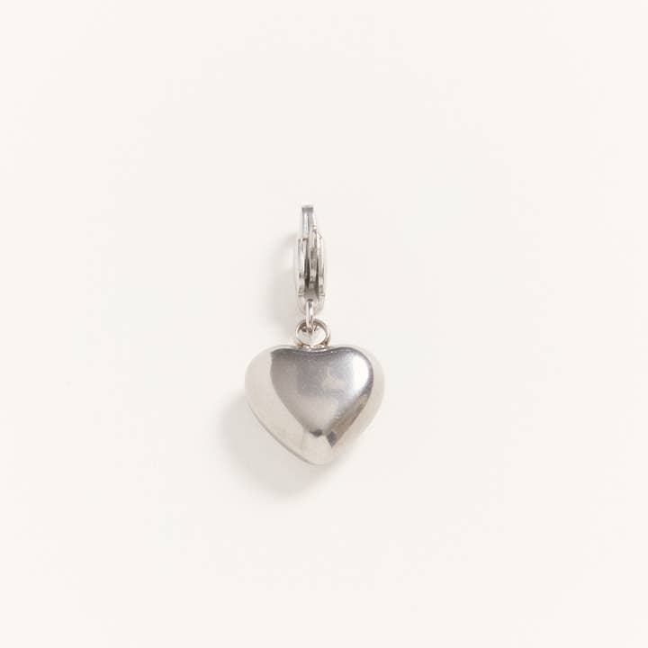 Wholesale Tout En Coeur Heart-shaped Silver Dangle Charm for