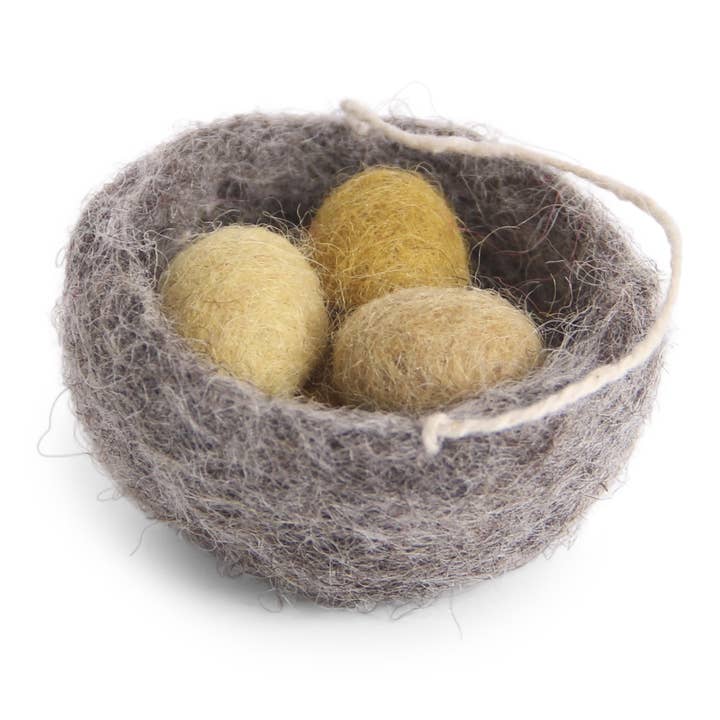 Nest et jaune Eggs pour la vente par Gry and Sif
