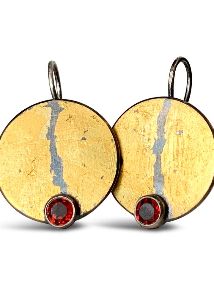 Orecchino a disco rustico per la vendita all'ingrosso da parte di Austin Titus Studio