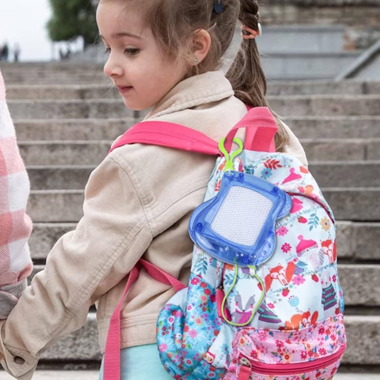 4E's Novelty - Vente Planche à dessin – enfant et bébé - Lot de 12 mini-tableaux à dessin - Effaçables, avec clip porte-clés, petits cadeaux pour enfants4