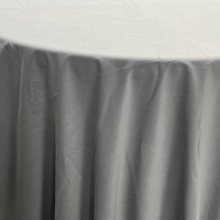 Silver SWEDAN Mjuk Sammet - Anpassade Bordsdukar för wholesale av The Tablecloth Store