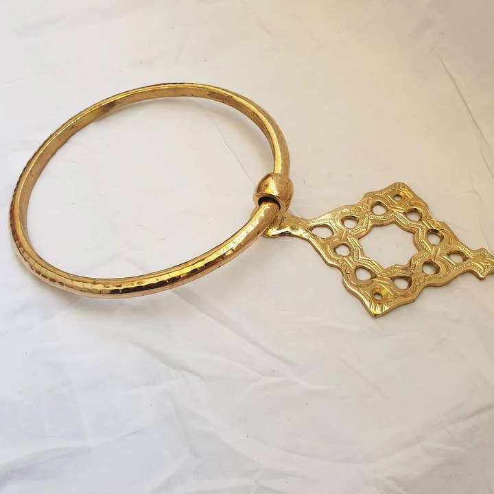 High crafty - Wholesale Bath Soap Dish - Elegant Brass Soap Dish & Towel Holder Set — Hand-Carved Mor3