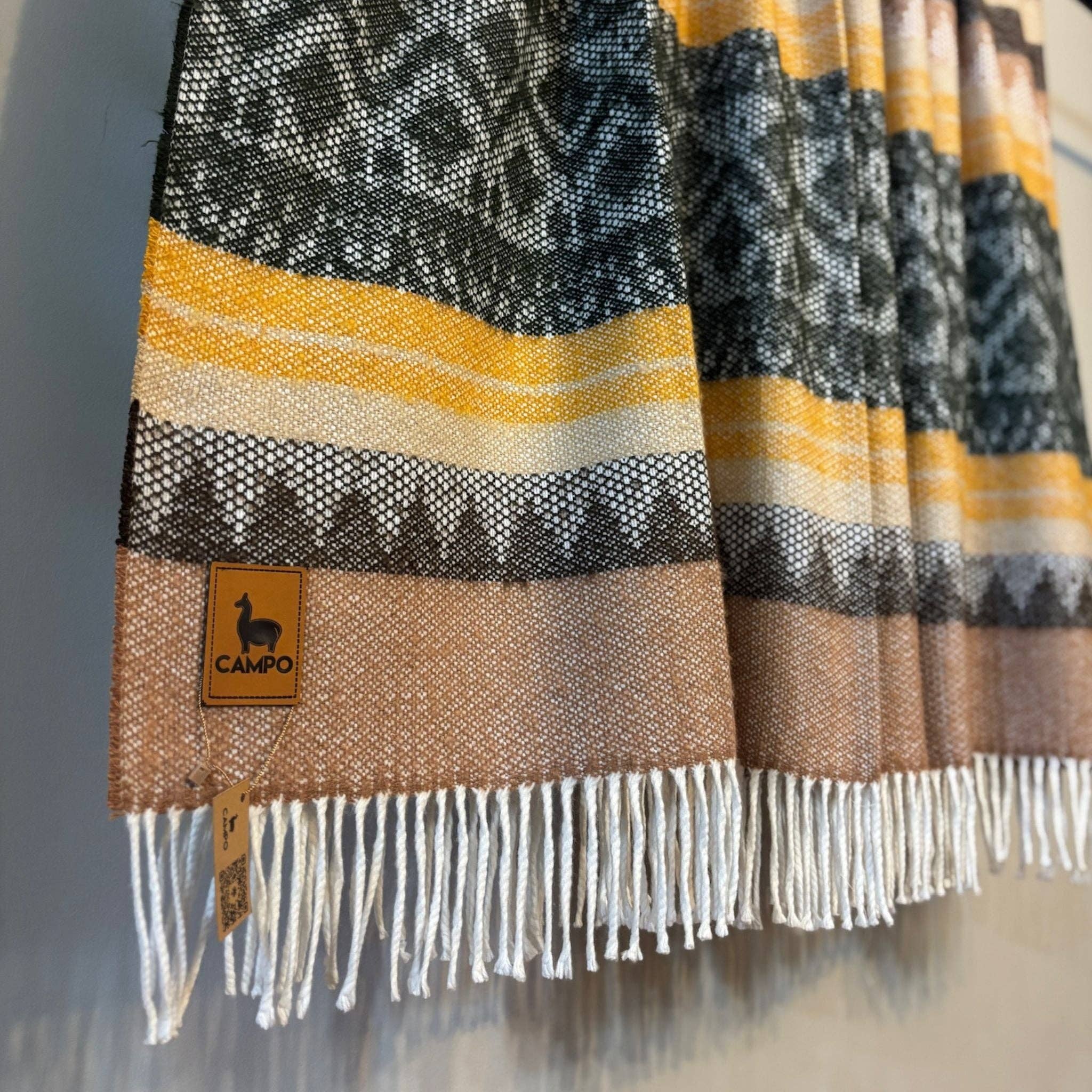 Campo Alpaca - Wholesale Throw Blanket - Tri-Color Woven Alpaca Blanket7