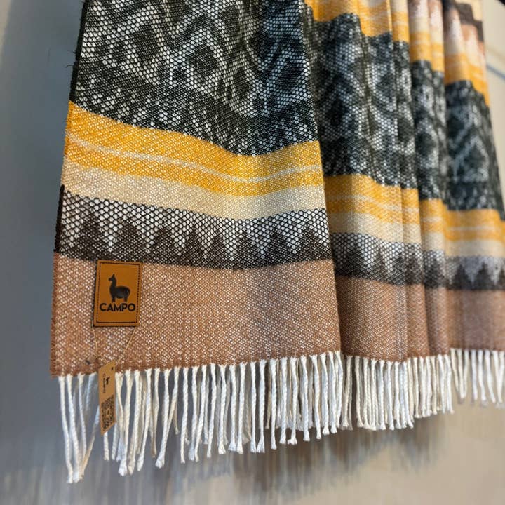 Campo Alpaca - Wholesale Throw Blanket - Tri-Color Woven Alpaca Blanket7