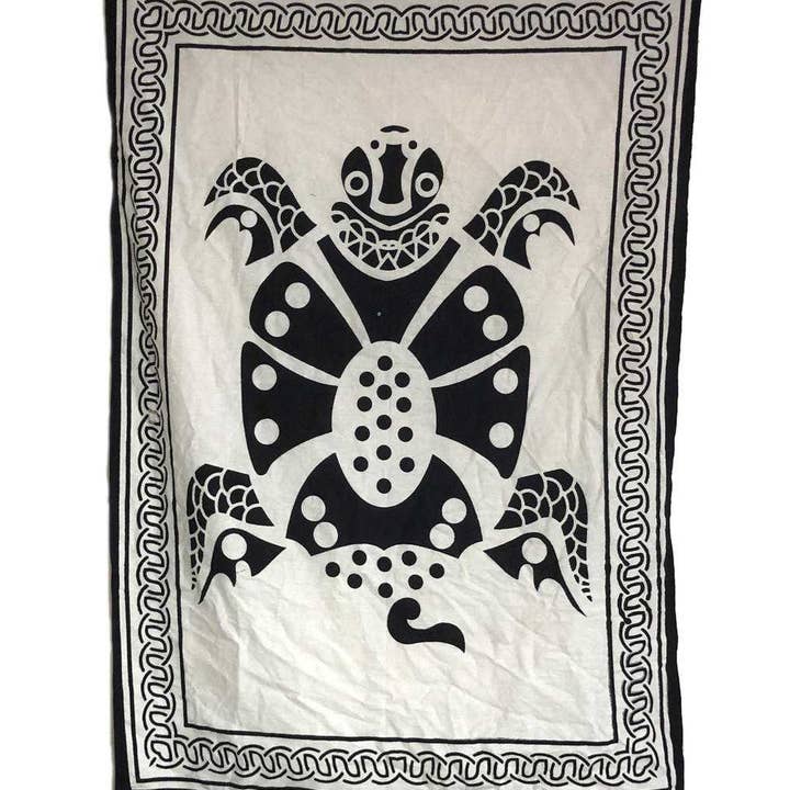 Tentures Murales en Coton Indien Tortue Noir & Blanc (30"x 40") pour la vente par Vrinda