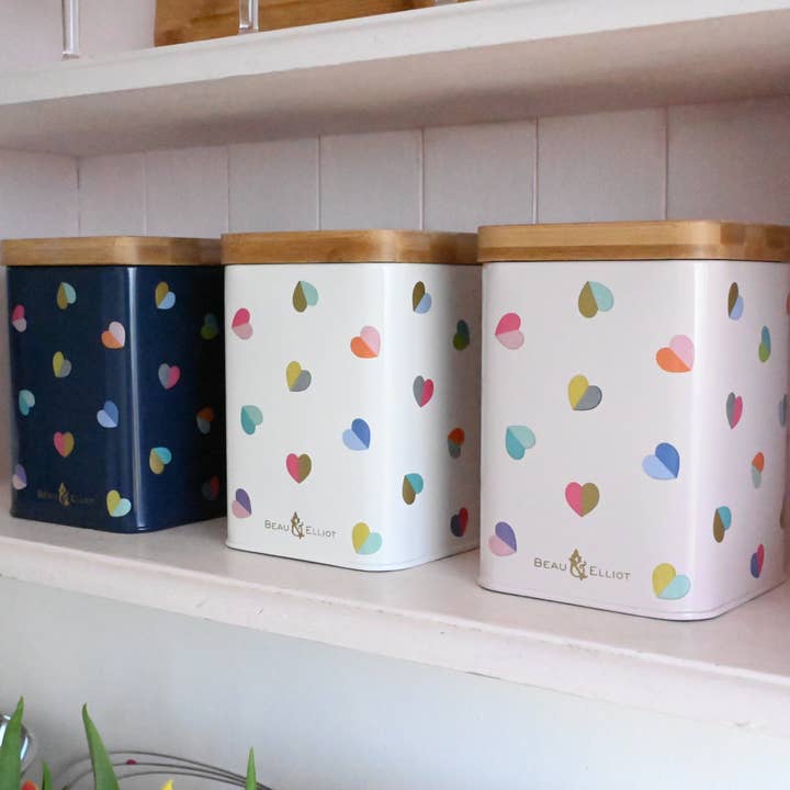 Crème de Canister Confetti Home pour la vente par Navigate Ltd