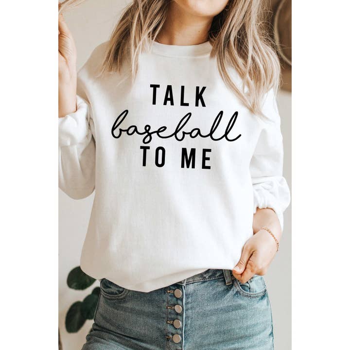 GRAFISK SWEATSHIRT MED TEXTEN "PRATA BASEBOLL MED MIG" för wholesale av BLUME & CO.