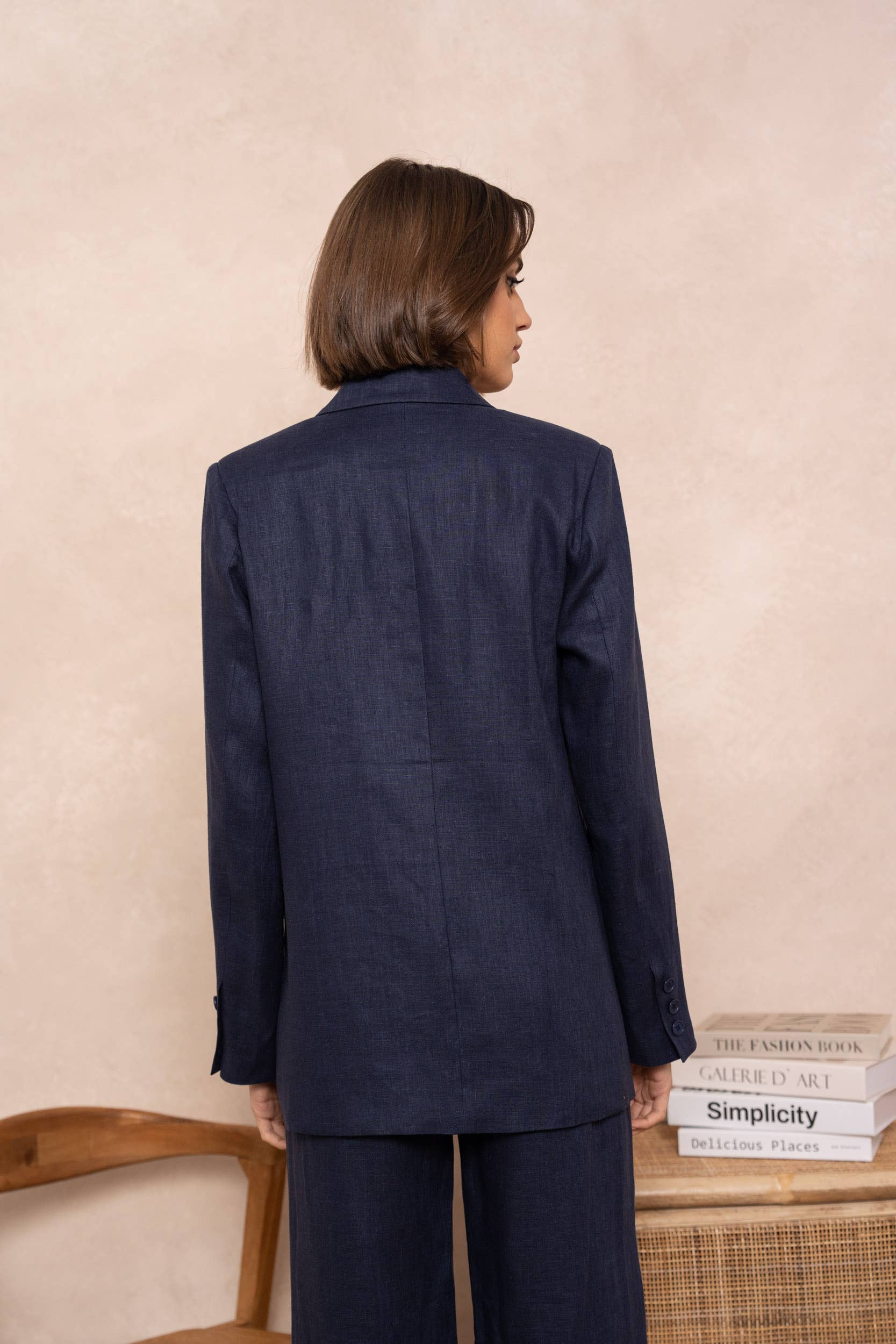 Attentif Paris - Venta al por mayor Blazer - Mujer - [De lino] Chaqueta blazer de corte recto en lino de calidad superior33