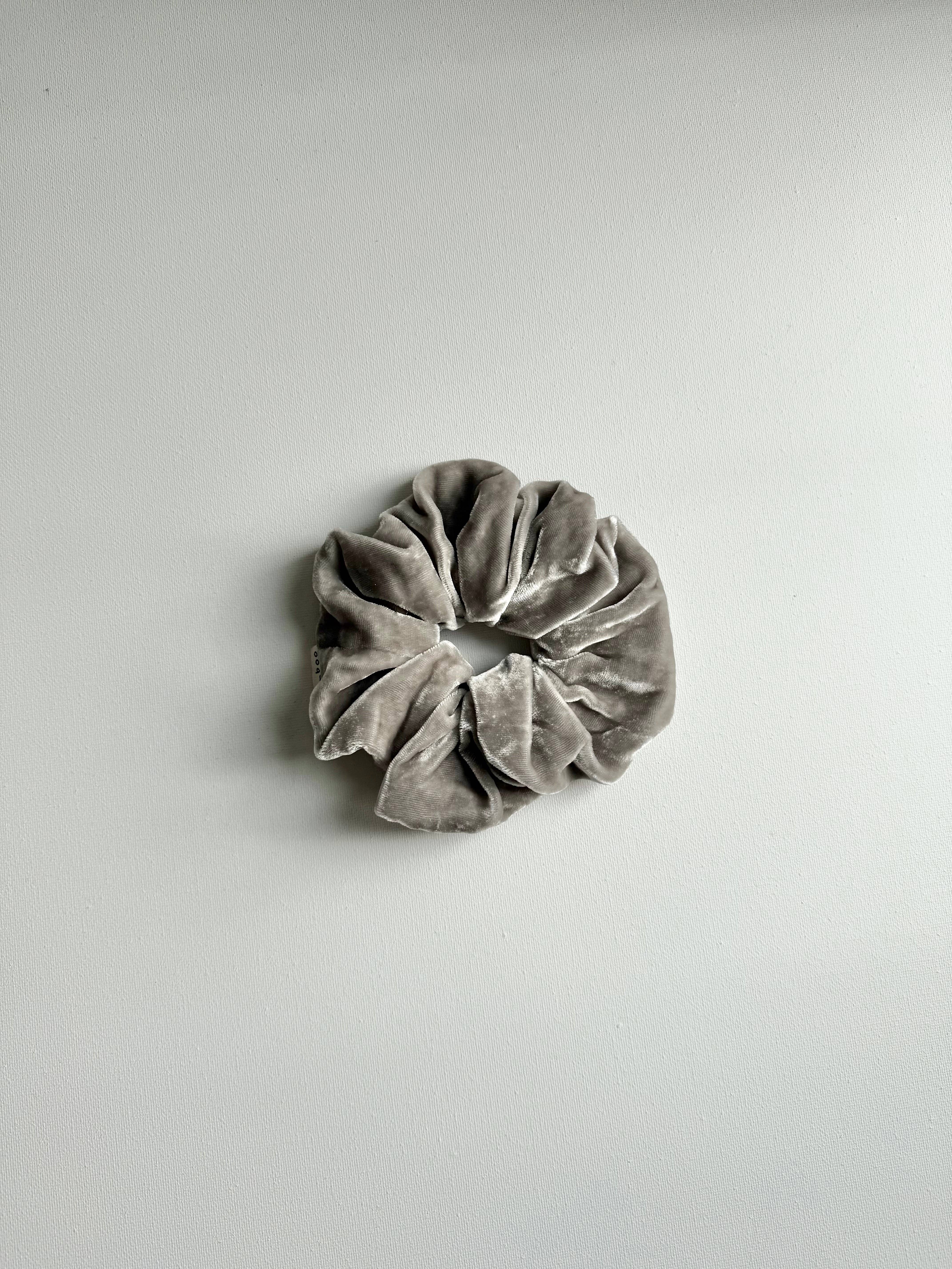 Billy Bamboo – Scrunchie - Mulher por atacado – ELÁSTICOS DE CABELO EM VELUDO DE SEDA - neutro (esgotado)1