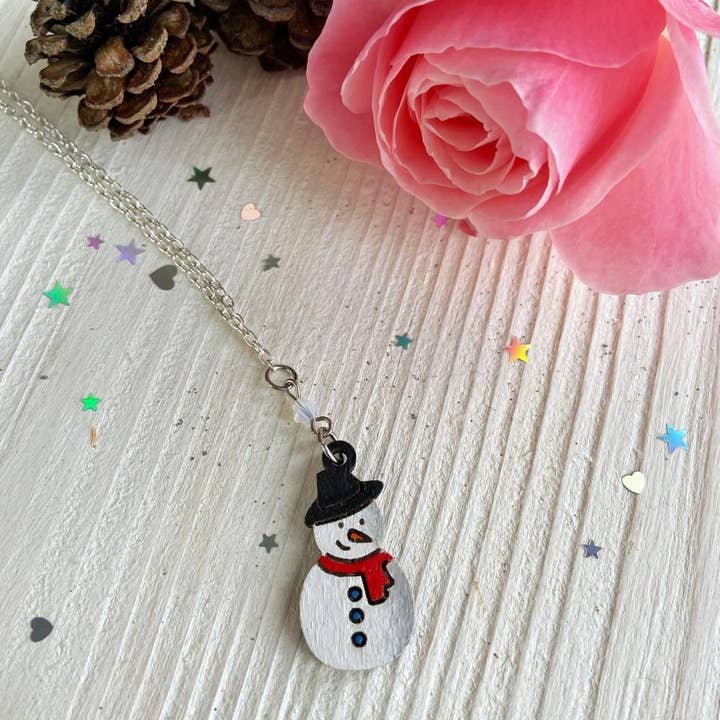 Mini houten sneeuwpop halsketting voor wholesale door Daffodil
