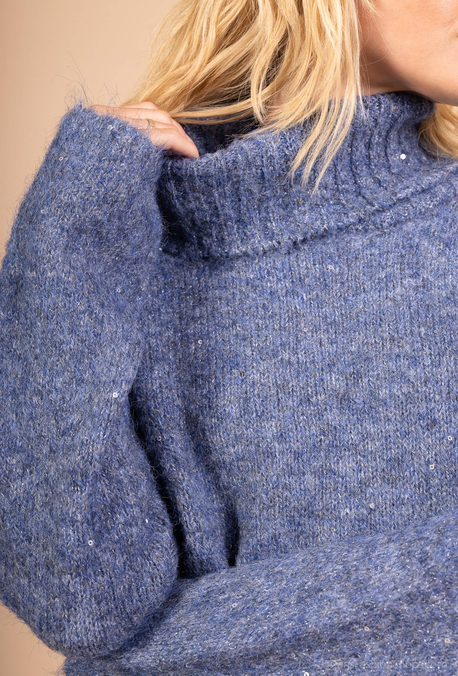 Afinity – wholesale Knitted jumper – Women′s – Soft Turtleneck Sweater AP120 – Elegance & Cocooning4