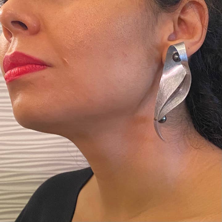 VIBE 2 Long Multi-Dimential Wavy Dangle Post Earrings from the SOUND Collection with Simulated Pearls for wholesale by Chick Boss LLC