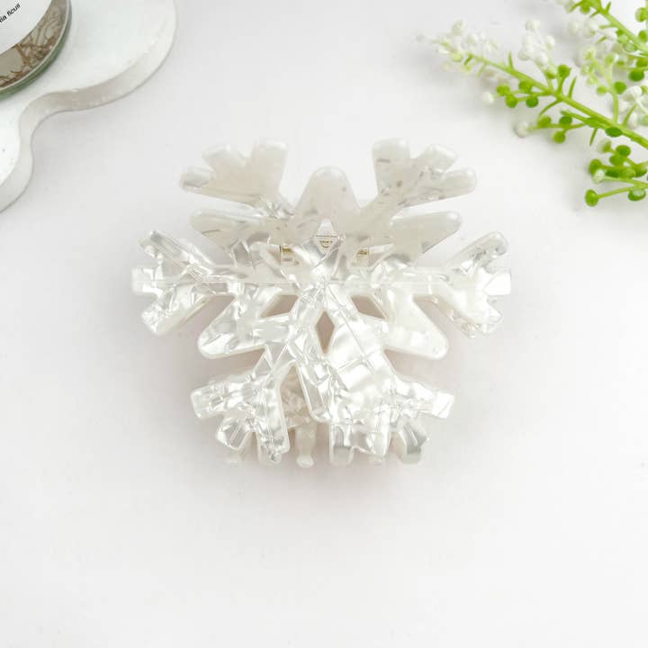 White Christmas Snowflake Hair Claw – Elegant Holiday Accessory for wholesale on Faire